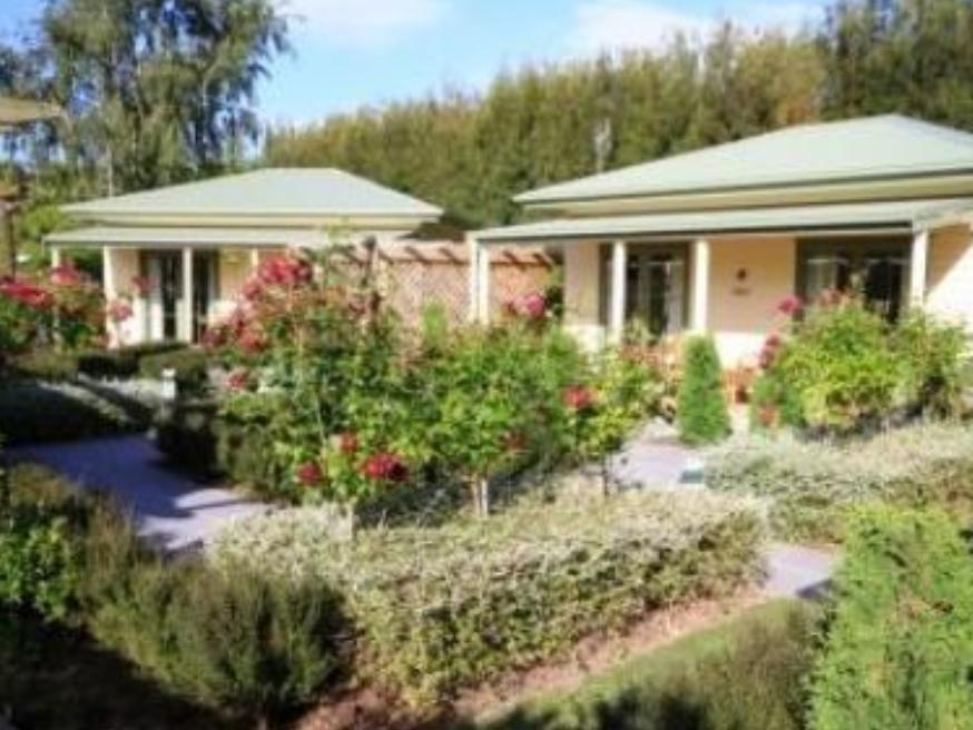 Clive Colonial Cottages Exterior photo