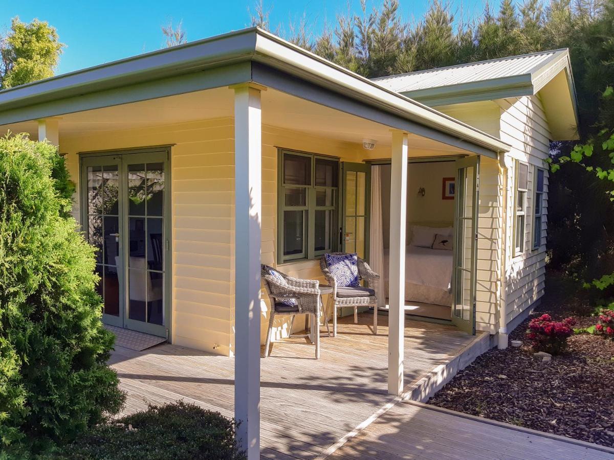 Clive Colonial Cottages Exterior photo