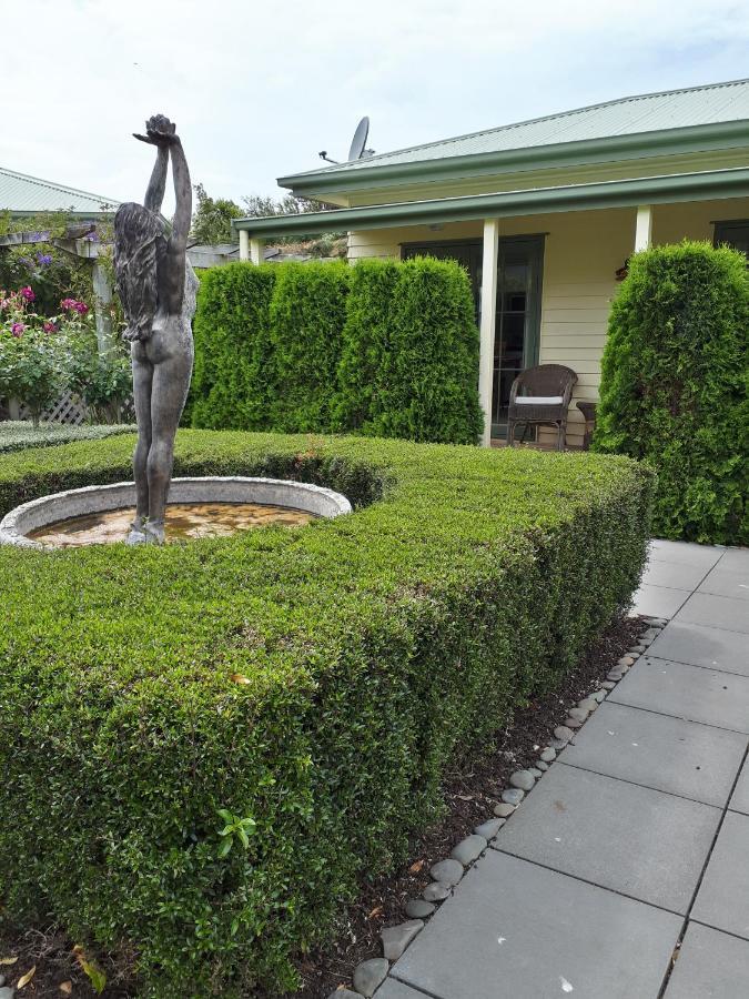 Clive Colonial Cottages Exterior photo