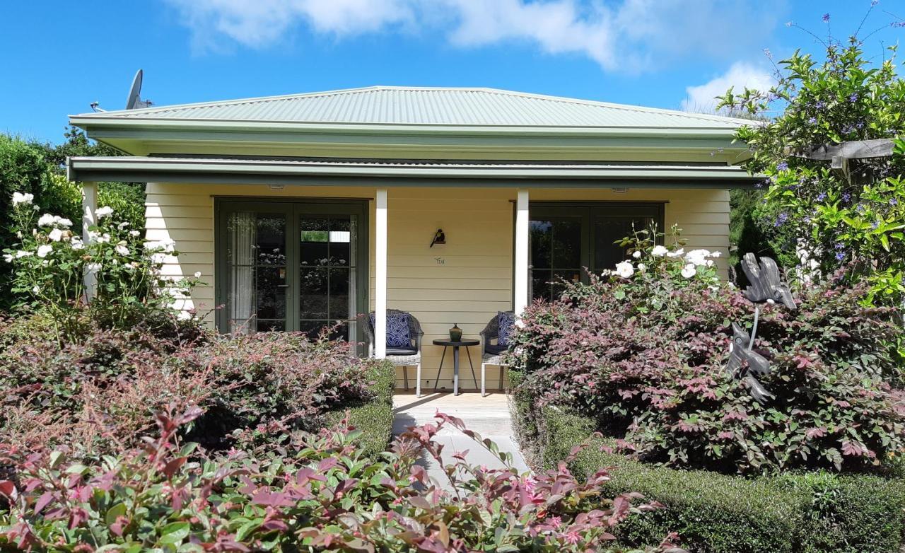 Clive Colonial Cottages Exterior photo